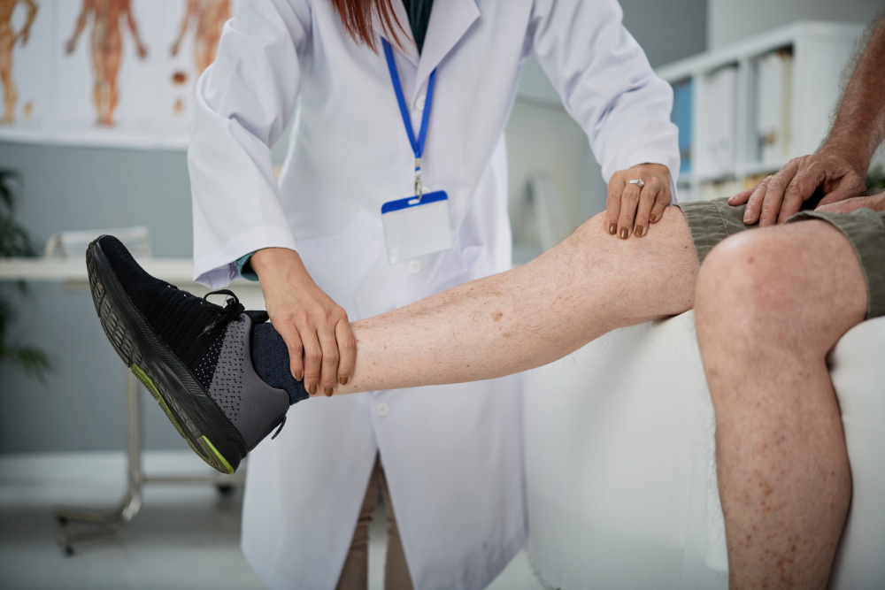 O que é trombose? Entenda as causas, sintomas e quando procurar um cirurgião vascular